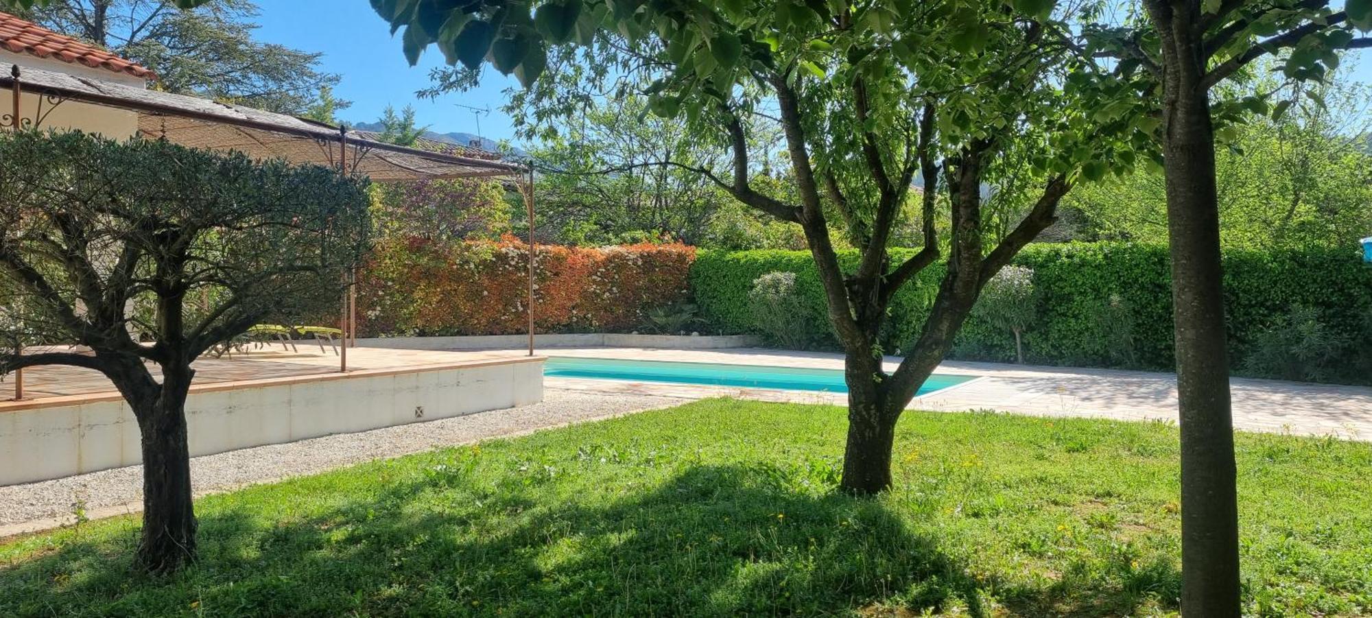 Studio Independant A La Villa Garlaban 3 Etoiles Жеменос Екстер'єр фото